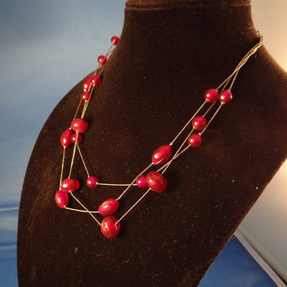 Burgundy lot of three necklaces